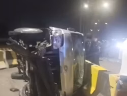 TRAGIS DI TIKUNGAN PAKANSARI BOGOR, PENGENDARA V-IXION DAN PENUMPANG TEWAS DI TEMPAT