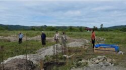 JANGAN SAMPAI PEMBANGUNAN MENGORBANKAN MAKAM LELUHUR! PONDASI KOPERASI MERAH PUTIH DIPERSOALKAN, CAMAT MINTA PINDAH